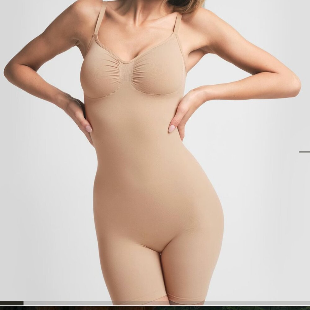 NWOT Skims Seamless Sculpt Strong Sup Mid Thigh Bodysuit Sienna size Large